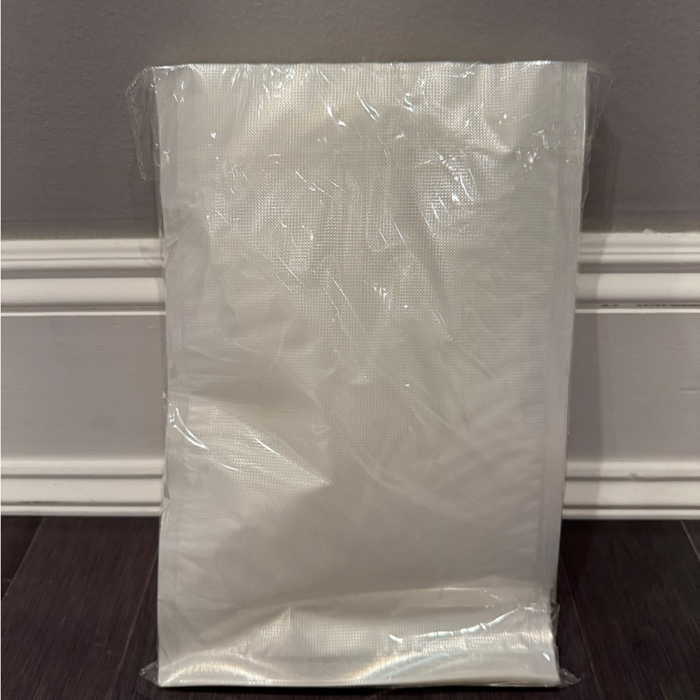 NWT Kitchen Food Storage 8 x 12 Vacuum Seal Bags- 100 bags - Picture 2 of 2